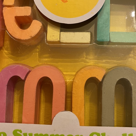 (167) NEW Hello Summer Chalk Set 22 Pieces by Sun Squad. - Picture 4 of 6